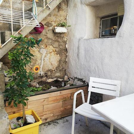 Charmant Appartement En Centre-Ville Medieval Gigean Zewnętrze zdjęcie
