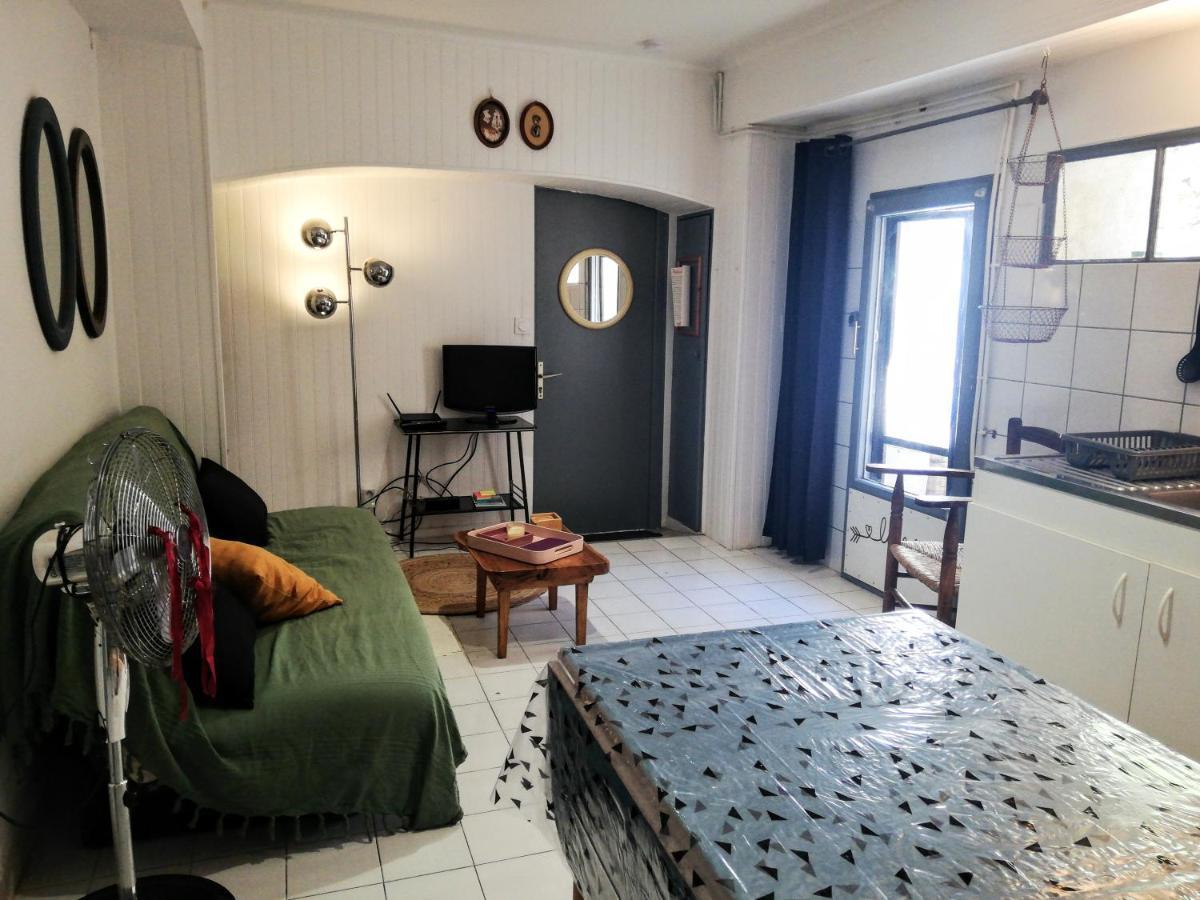 Charmant Appartement En Centre-Ville Medieval Gigean Zewnętrze zdjęcie