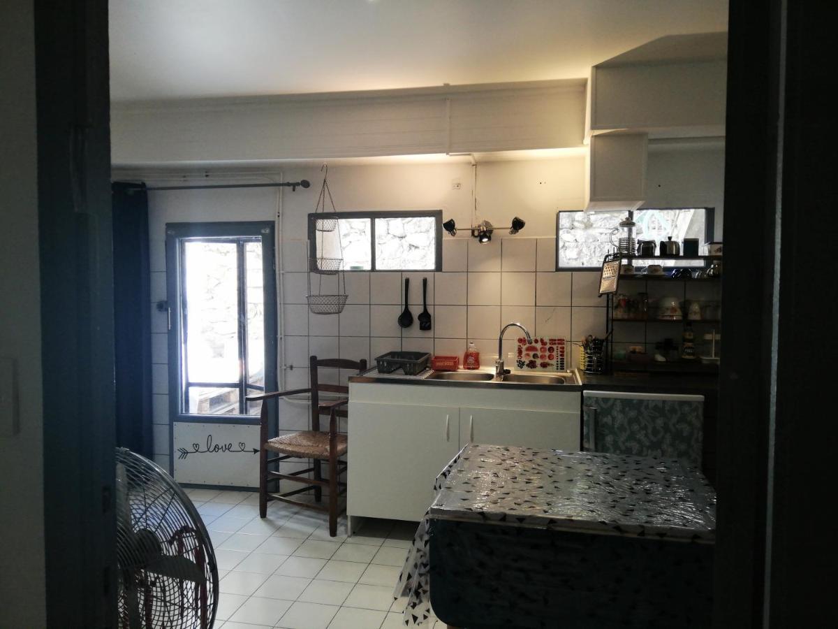 Charmant Appartement En Centre-Ville Medieval Gigean Zewnętrze zdjęcie